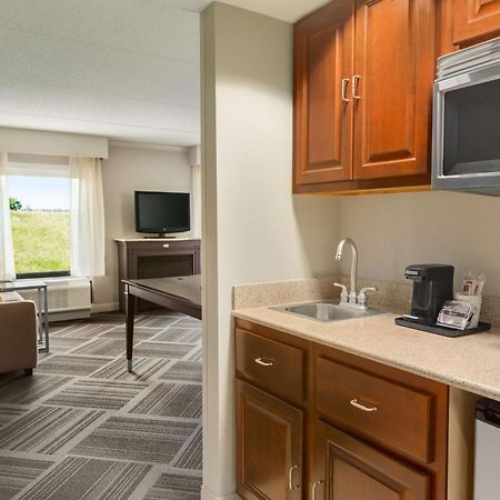 Hampton Inn & Suites By Hilton Manchester Bedford Dış mekan fotoğraf
