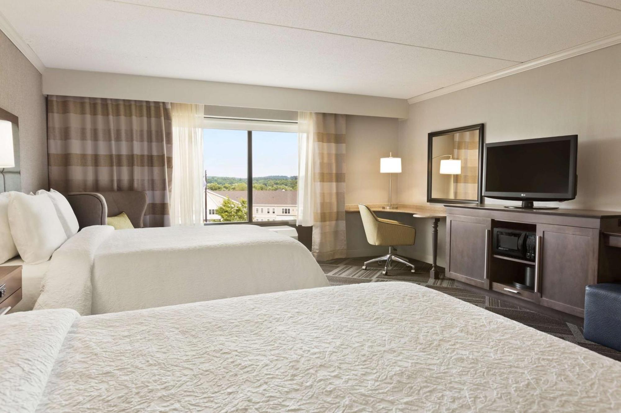 Hampton Inn & Suites By Hilton Manchester Bedford Dış mekan fotoğraf